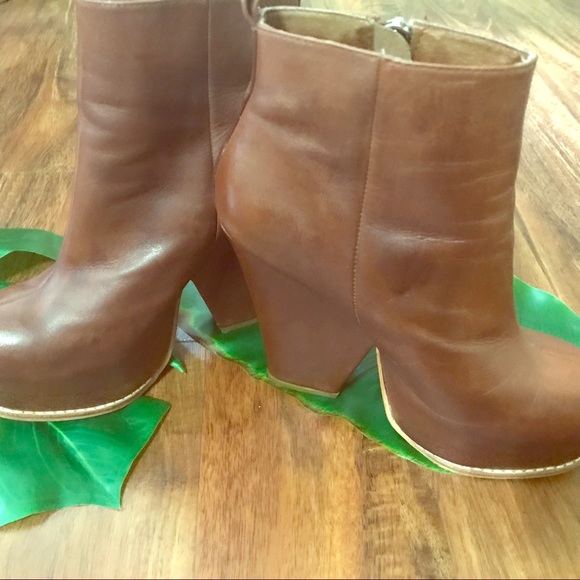 Anthropologie Shoes - Anthropologie Matiko Leather Booties